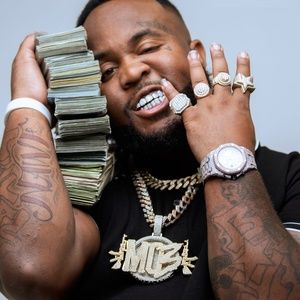 Meet your Posher, April